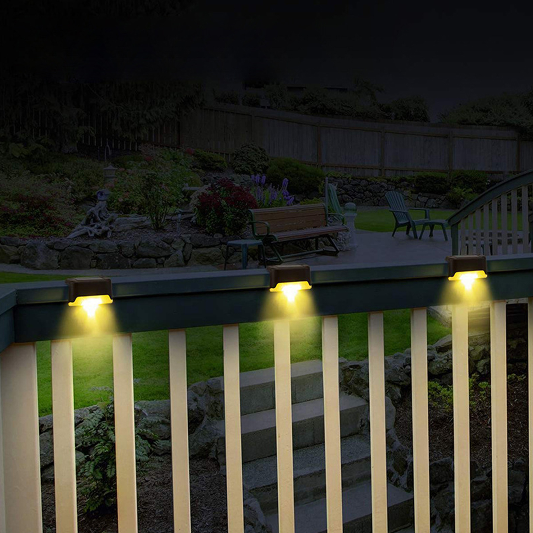 Imagen de escena de luces LED solares para terraza al aire libre