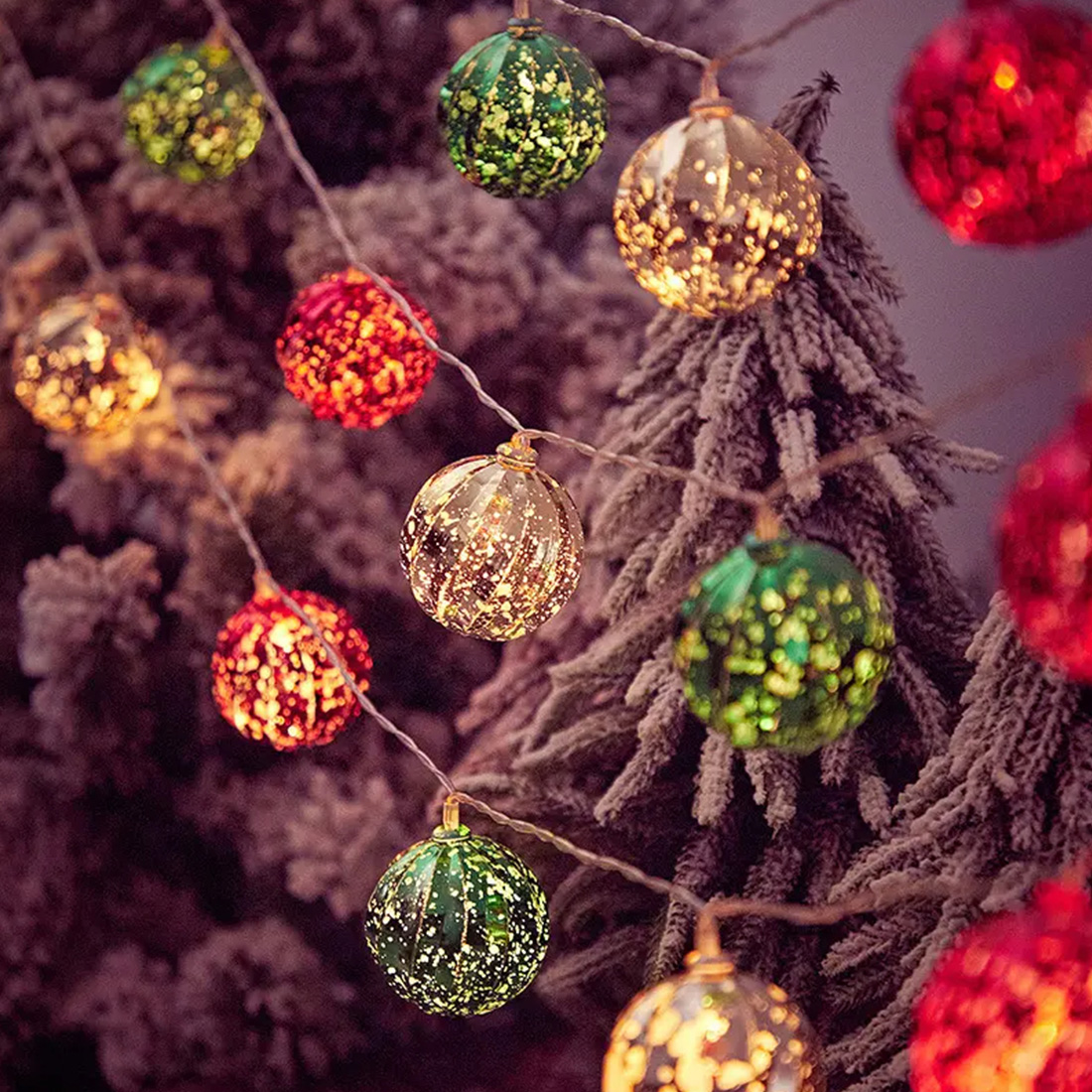 Imagen de luces LED de cadena de adorno de bola de Navidad 